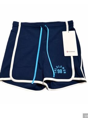 NWT Lululemon Nulu Sporty Trim High-Rise Short *3” (Club Blue/White) Size: 6